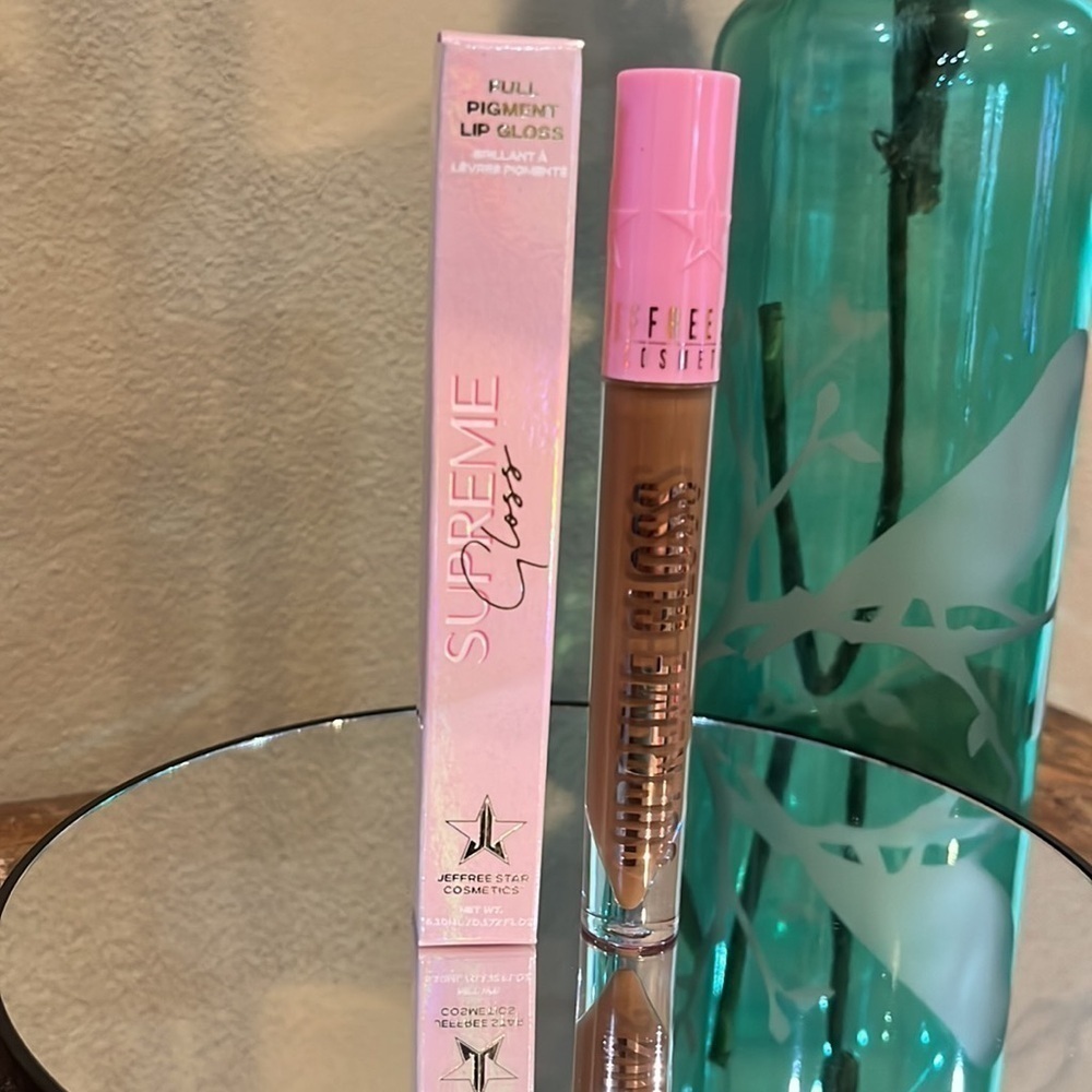 Jeffree Star Supreme Gloss in color Top Shelf, new!